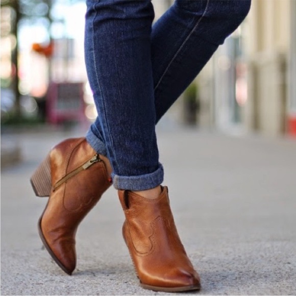 Frye Reina Bootie in Cognac Size 5.5 NEW - Picture 11 of 14